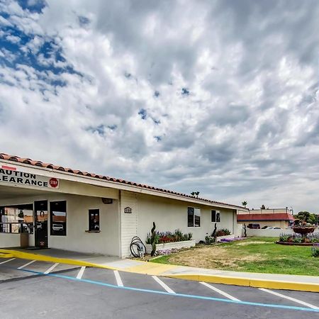 Motel 6 Manteca Buitenkant foto