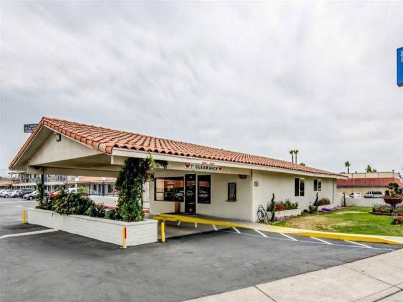 Motel 6 Manteca Buitenkant foto