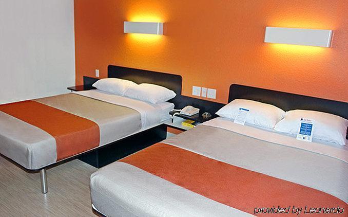 Motel 6 Manteca Buitenkant foto