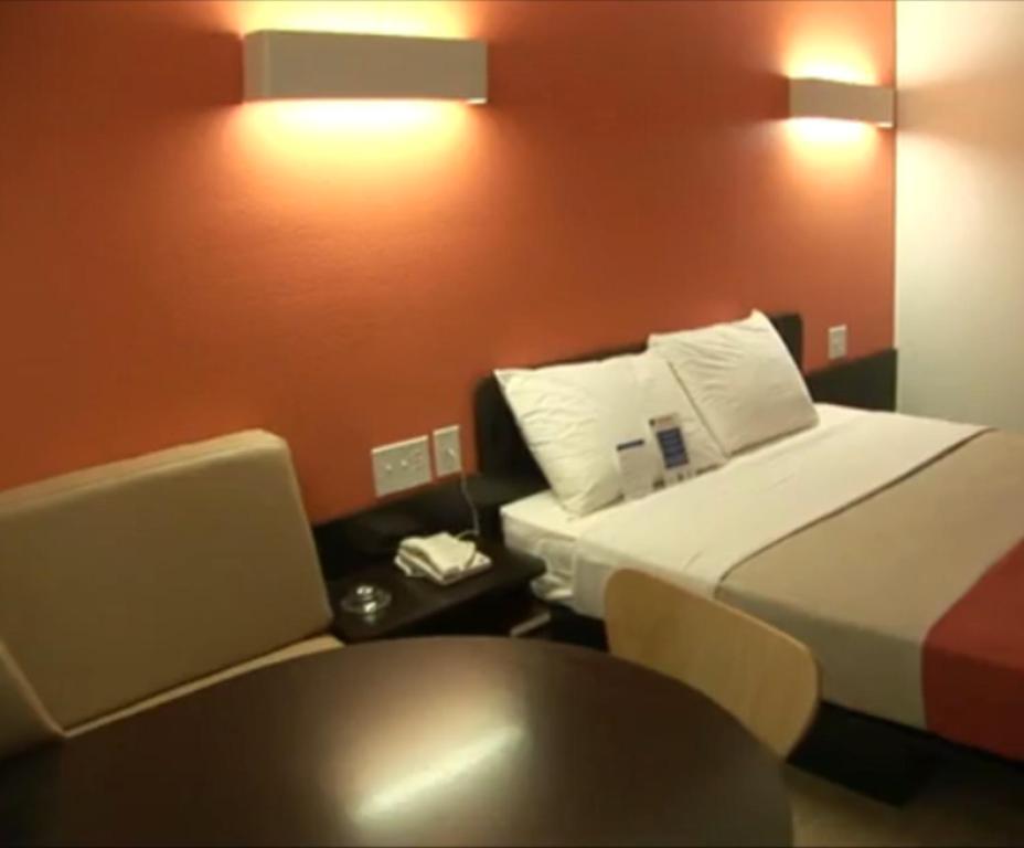Motel 6 Manteca Buitenkant foto