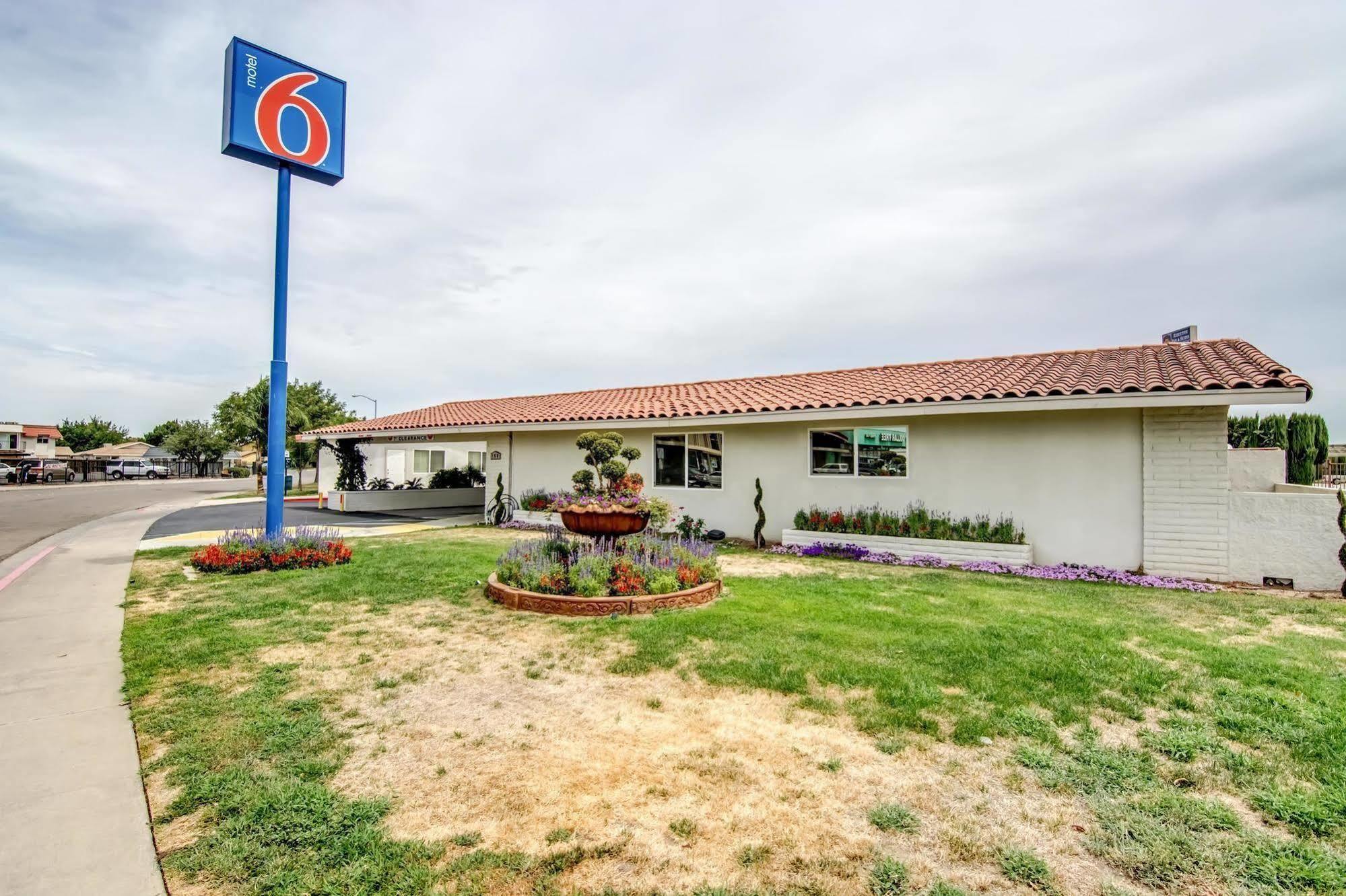 Motel 6 Manteca Buitenkant foto