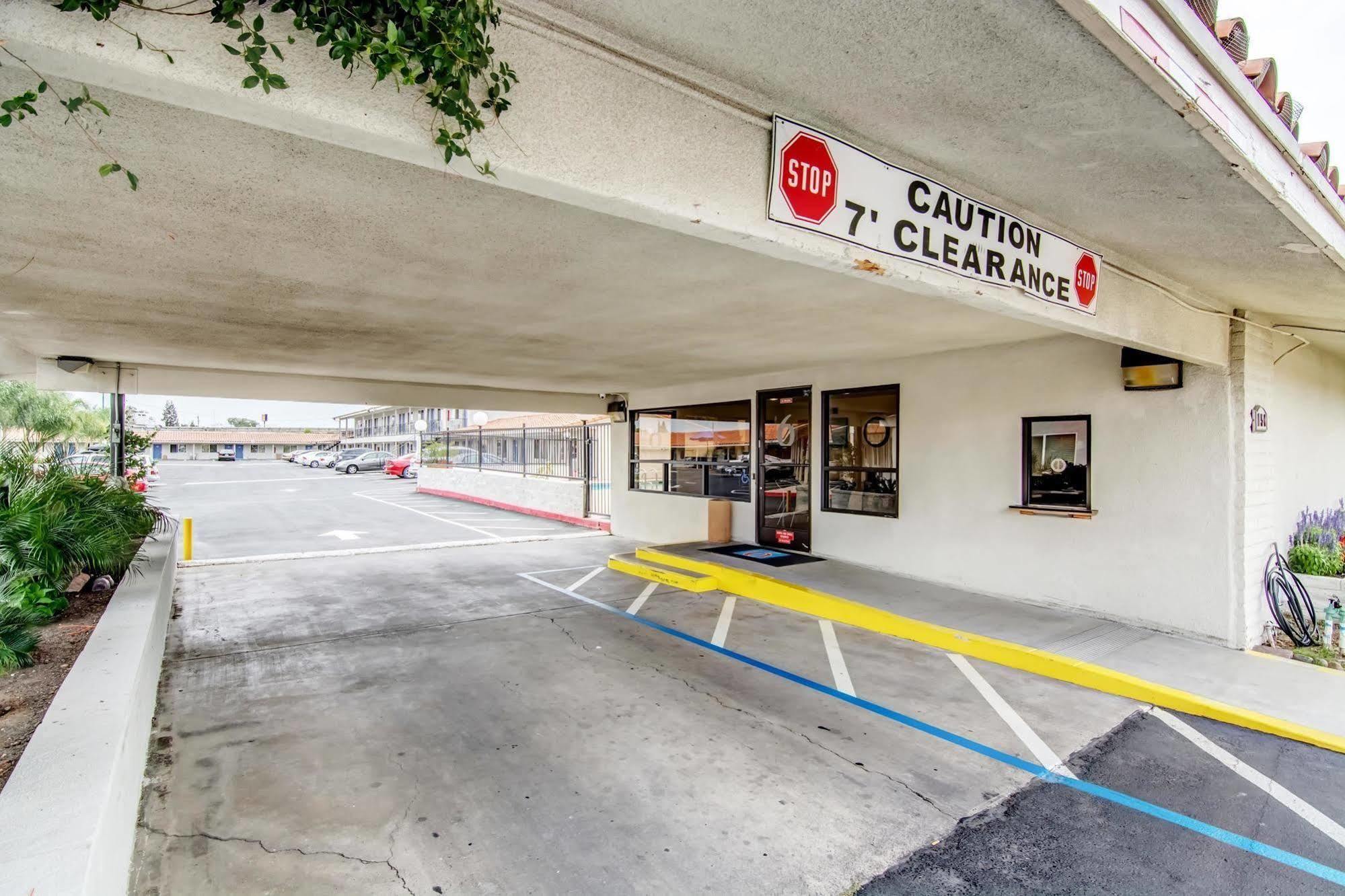 Motel 6 Manteca Buitenkant foto