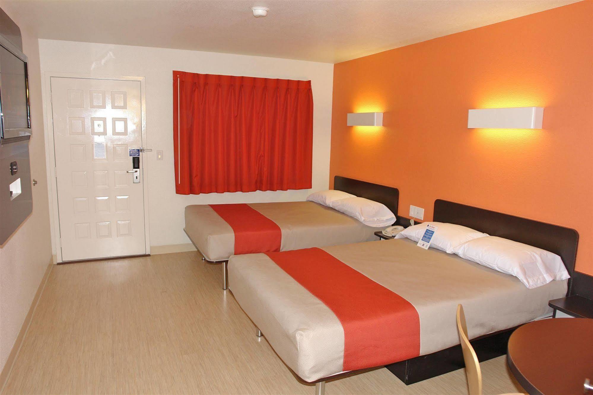 Motel 6 Manteca Buitenkant foto