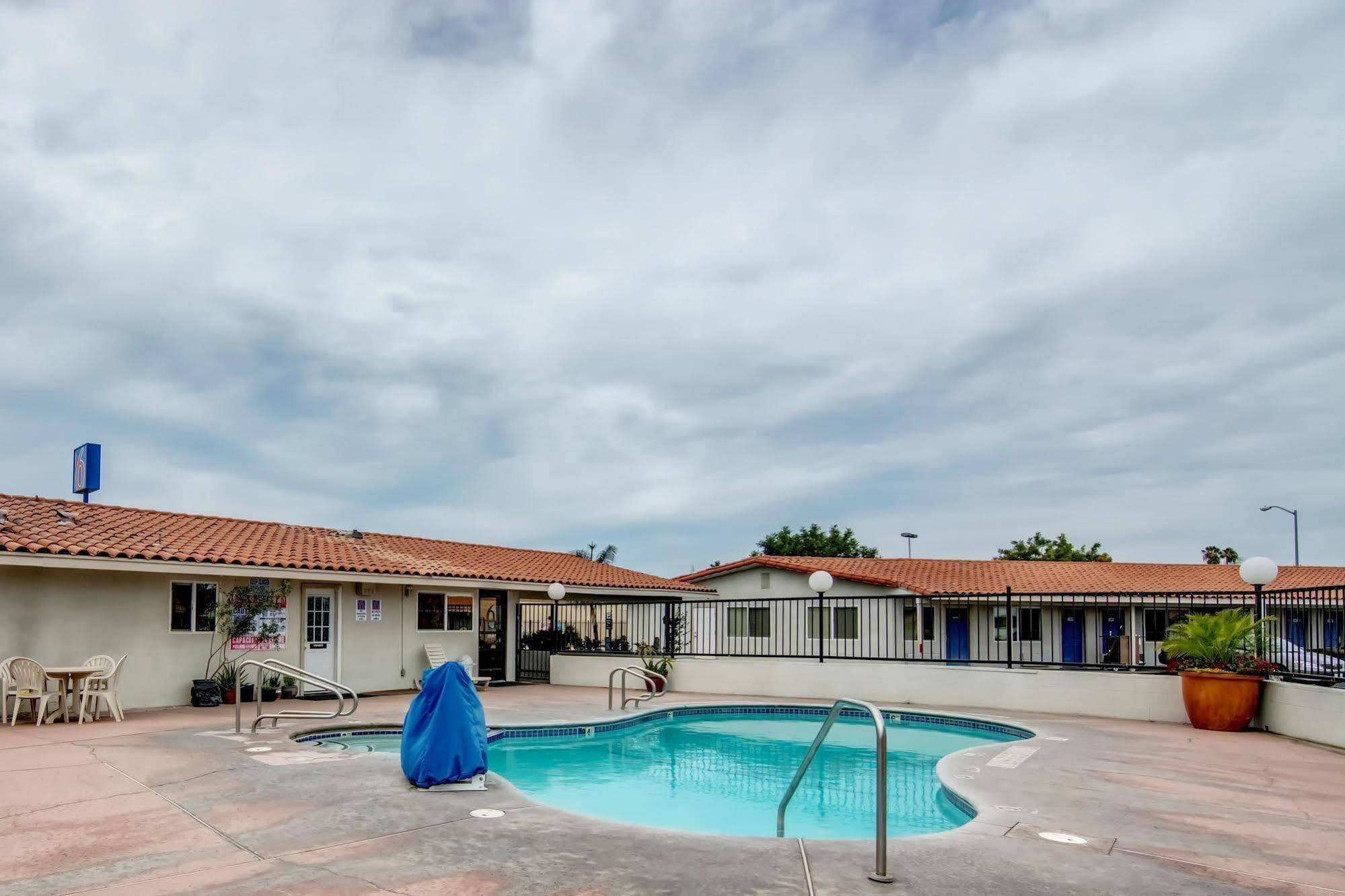 Motel 6 Manteca Buitenkant foto